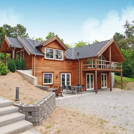 Three-bedroom In 13