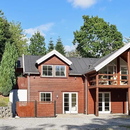 Three-bedroom In 13 Vejby