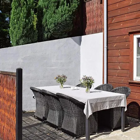 Three-bedroom In 13
